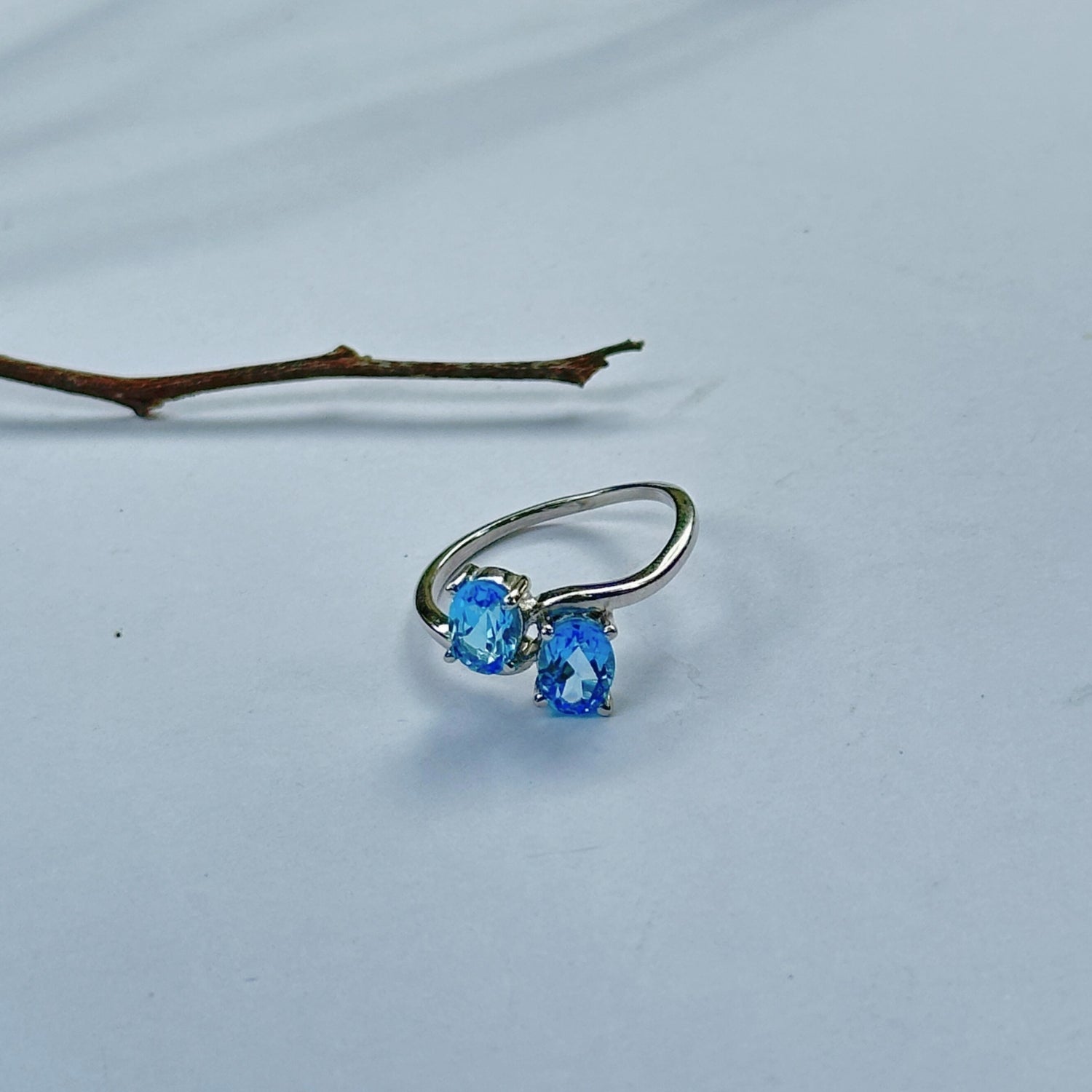 Twee Peridot, Garnet, Blue Topaz & Aquamarine Gemstone Silver 925 Ring