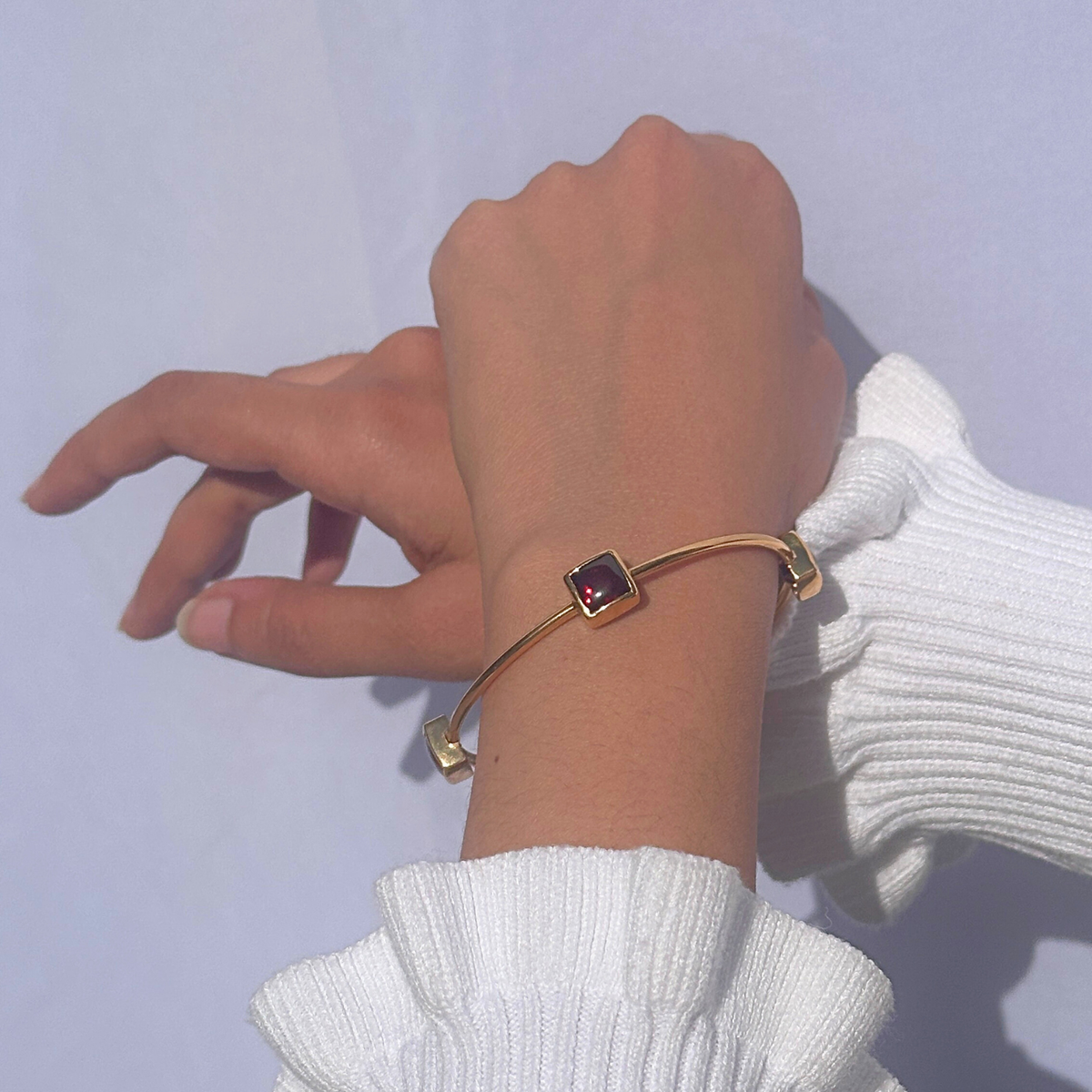 Garnet 18k gold plated silver 925 bangle
Natural garnet gemstone gold plated silver bangle
Red garnet 925 silver gold plated bangle
Garnet stone gold plated silver bangle