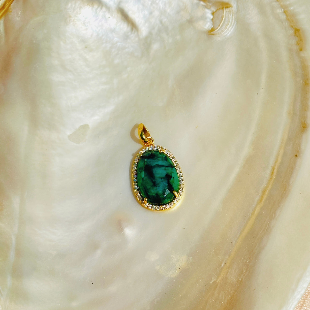 Minimal Emerald pendant