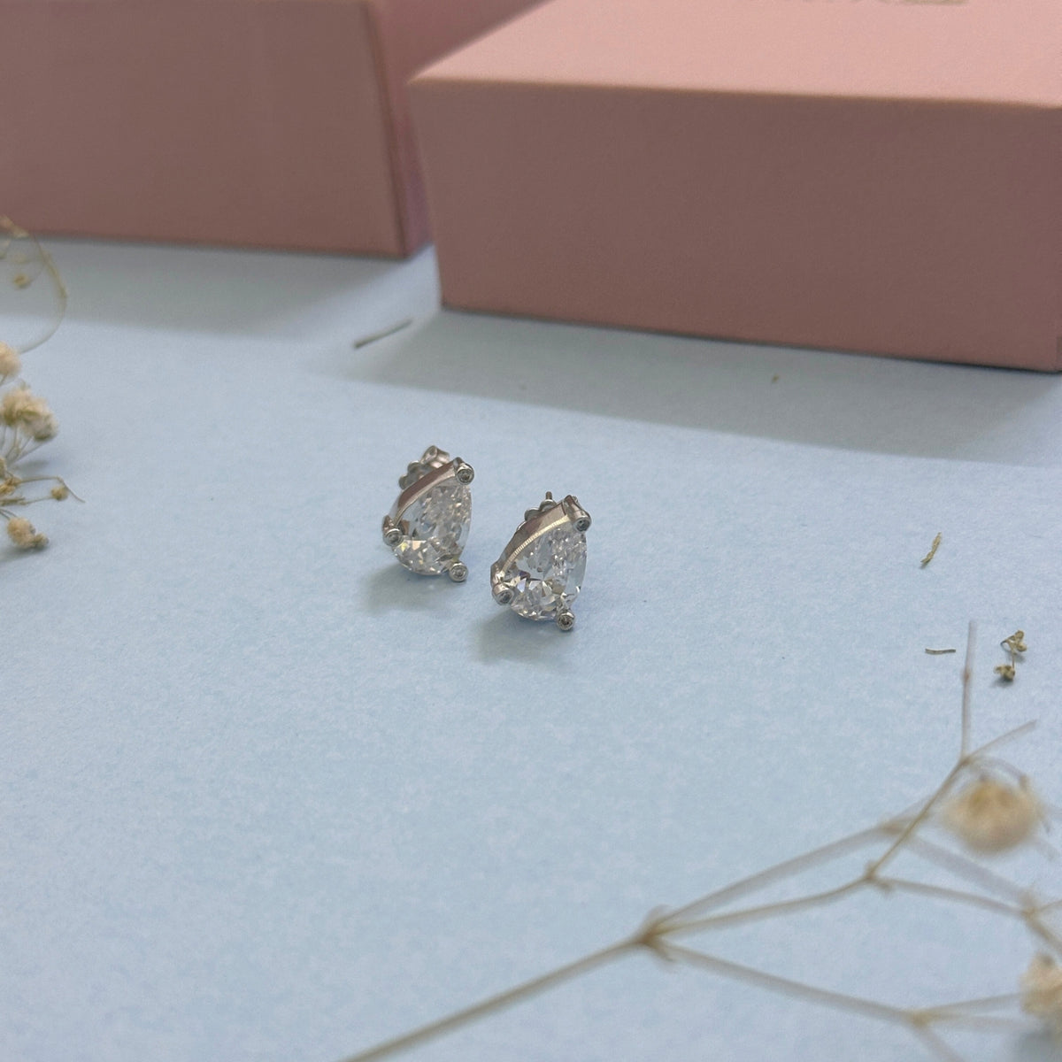 Nabi silver 925 stud earrings timeless design