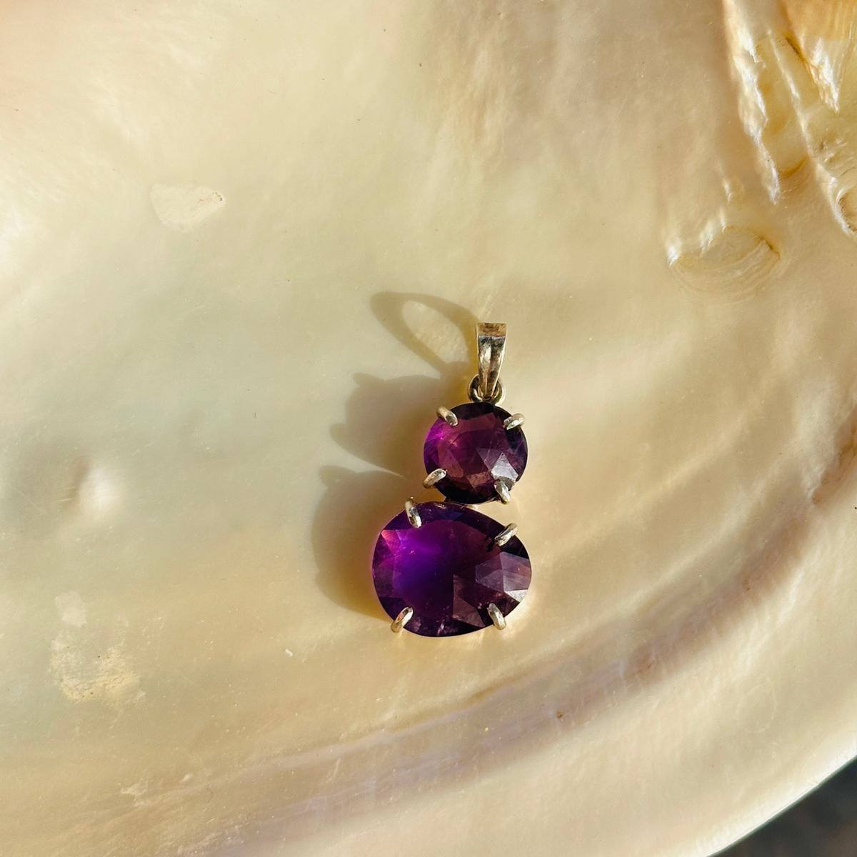 Minimal pendant
Minimal Amethyst pendant
Minimal jewelry
Amethyst silver 925 pendant for women
Natural amethyst gemstone silver pendant
Purple amethyst 925 sterling silver pendant
Amethyst stone silver pendant India
Elegant amethyst silver pendant online