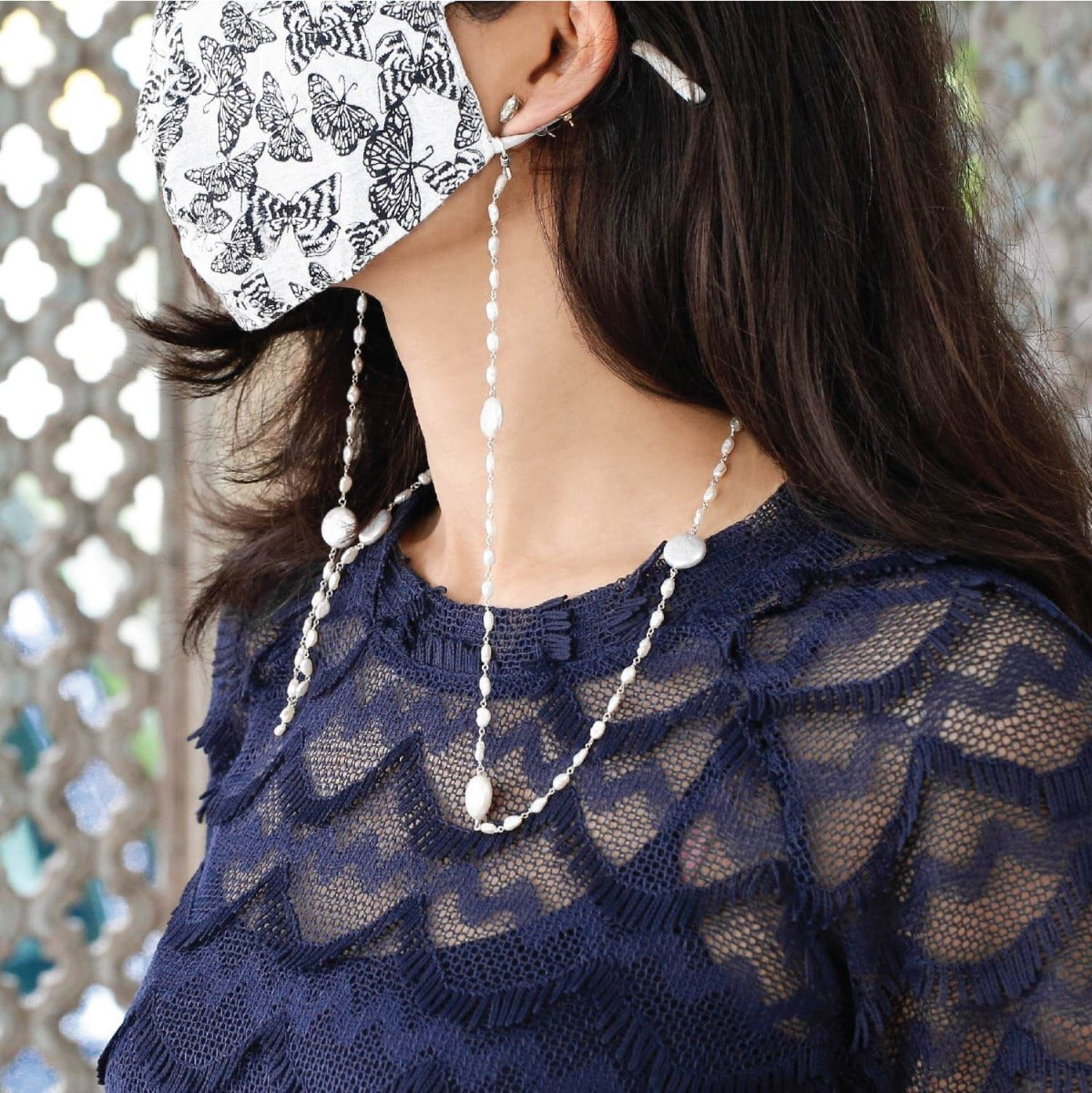 Pearl mask & glass chain
