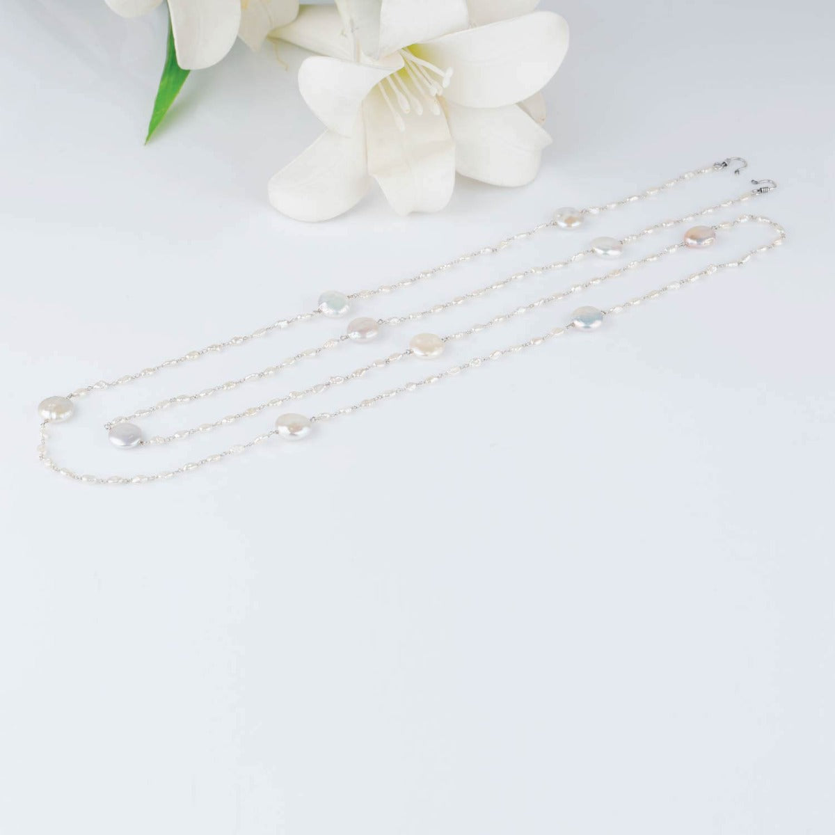 Pearl mask & glass chain