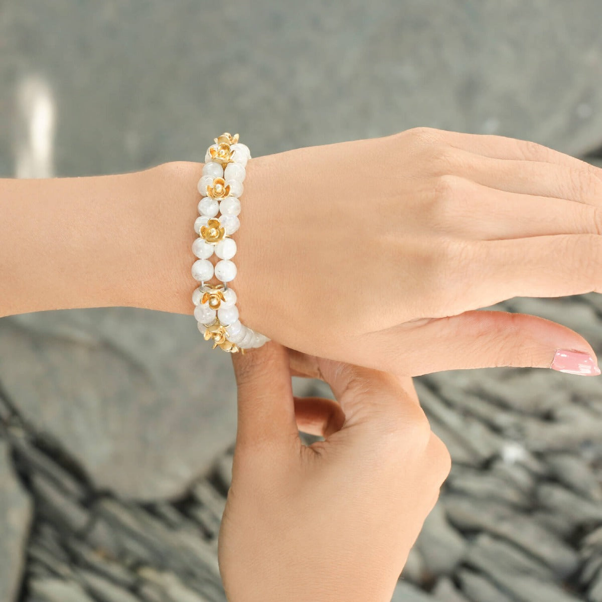 Moonstone bead bracelet top