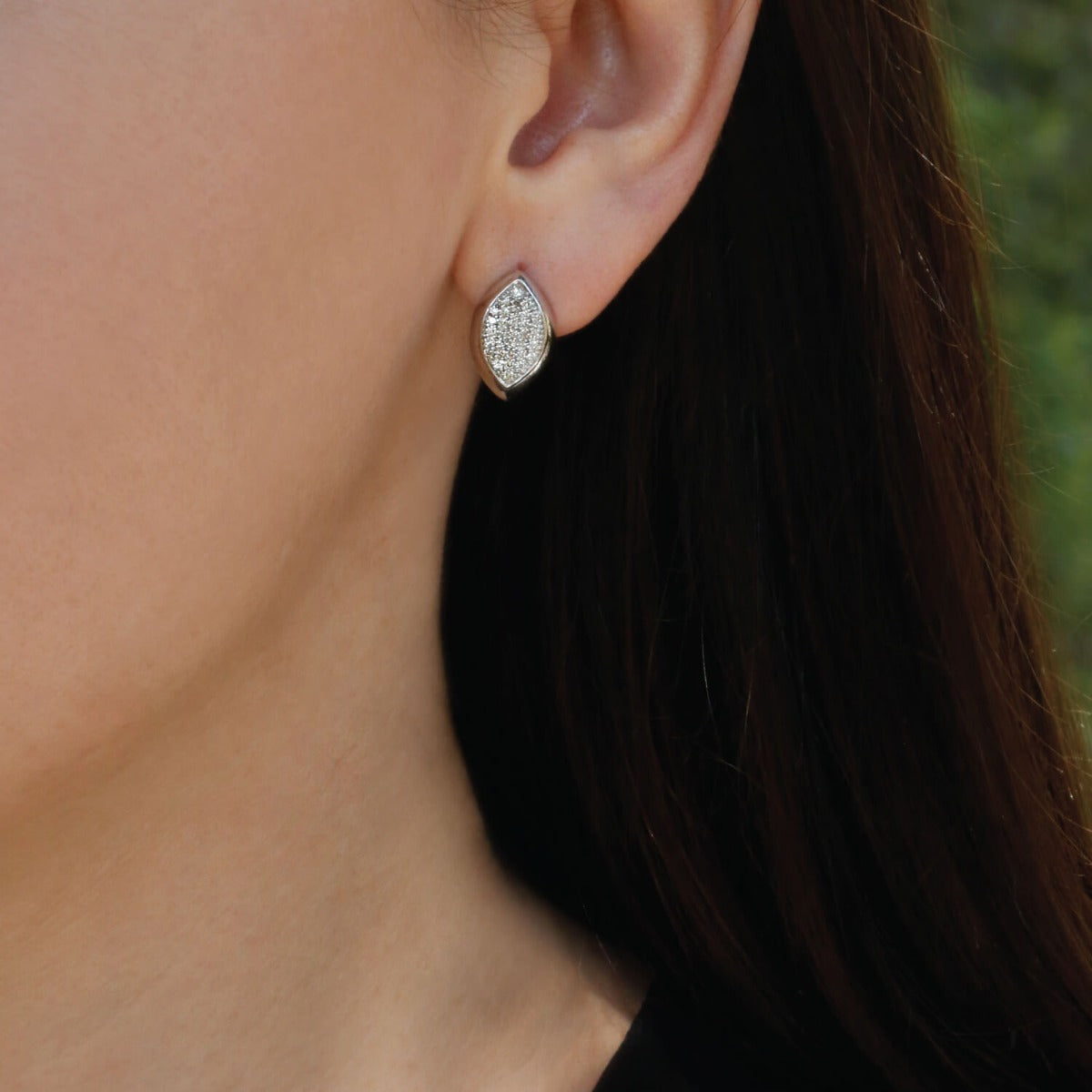 diamond earrings, silver diamond earrings, diamond silver earrings, luxurious earrings, white earrings, silver white earrings, white silver earrings, diamond studs , diamond studs , silver diamond studs , diamond silver studs , luxurious studs , white stu