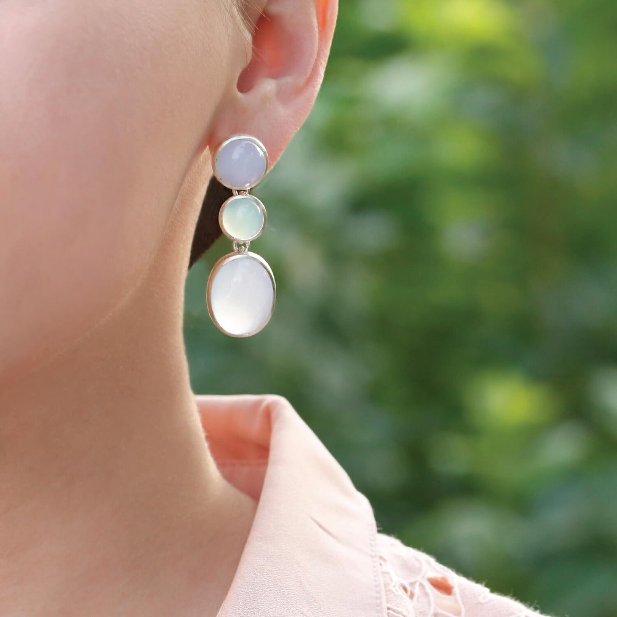 silver earrings, sterling silver earrings, chalcedony earrings , silver chalcedony earrings , blue earrings , silver blue earrings , blue silver earrings, purple earrings, , silver purple earrings, oval earrings, pink & purple silver earrings
