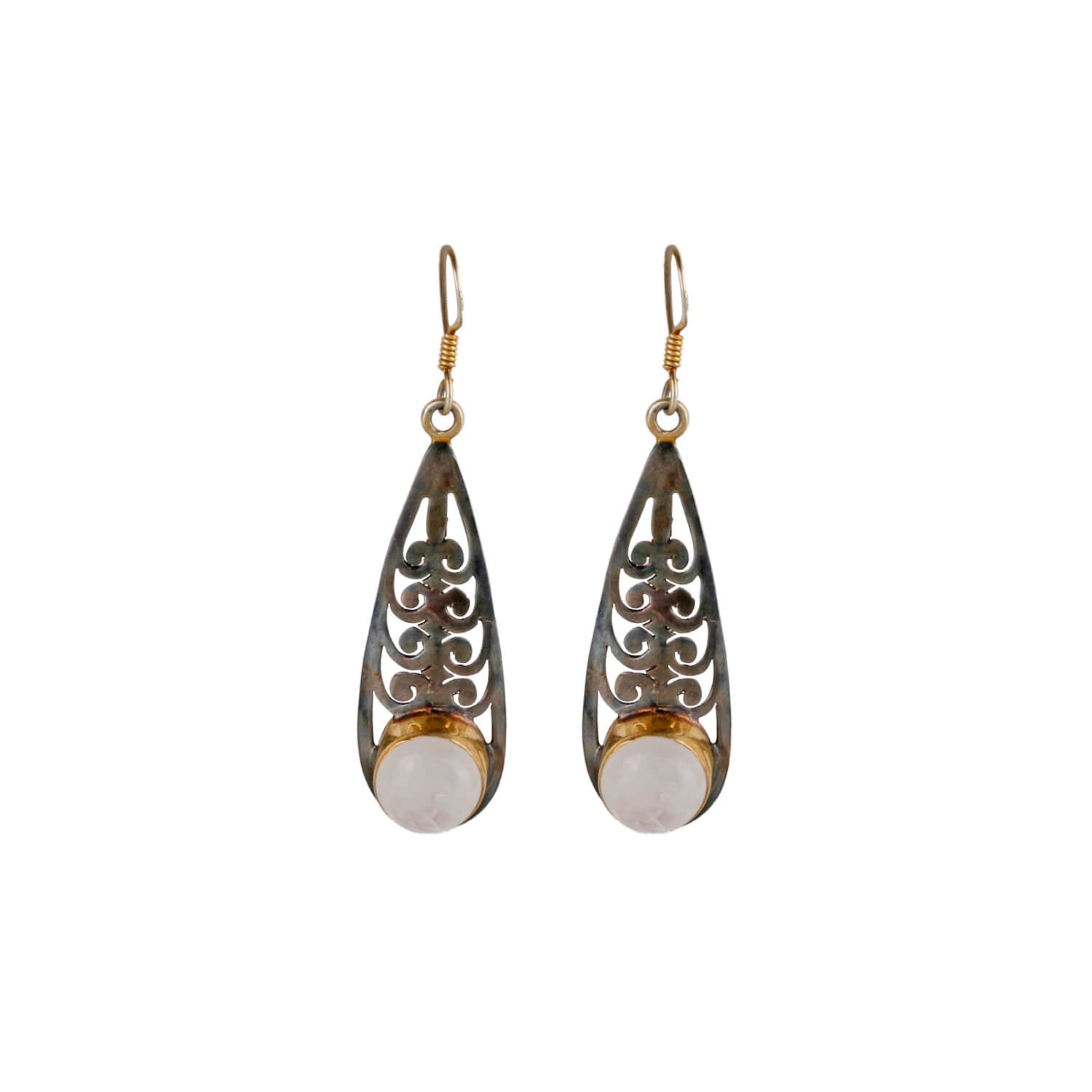 long earrings, small earrings, hoops, drops, danglers, studs, stud earrings, Handcuff, Red onyx, Black onyx, jewelery, Certified jewelry, Oval ring, square ring, round ring, Abalone, Labradorite, Morganite, Lemon quartz, quartz, Tanzanite, Iolite, Blue,