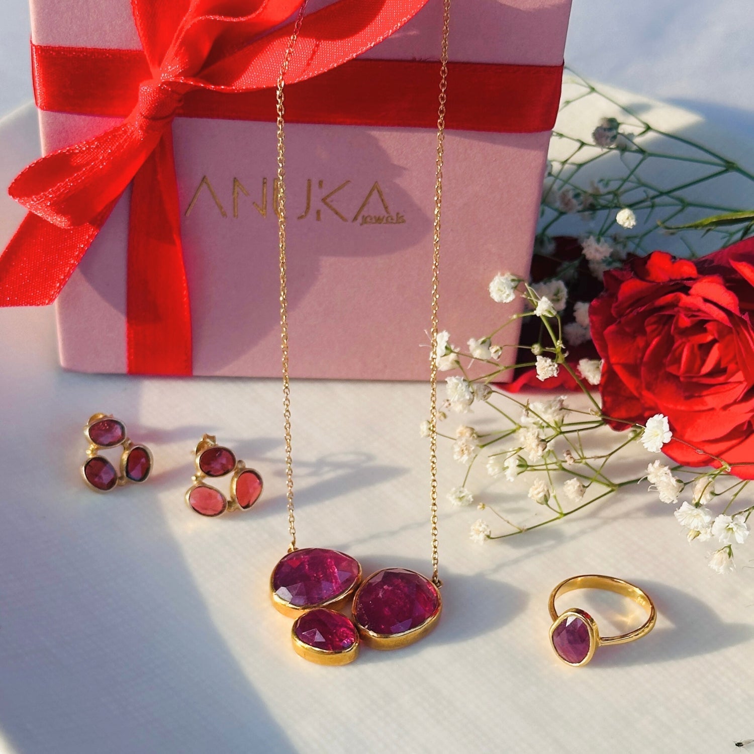 Love at First Shine: Why Silver Jewellery Makes the Best Valentine’s Day Gift