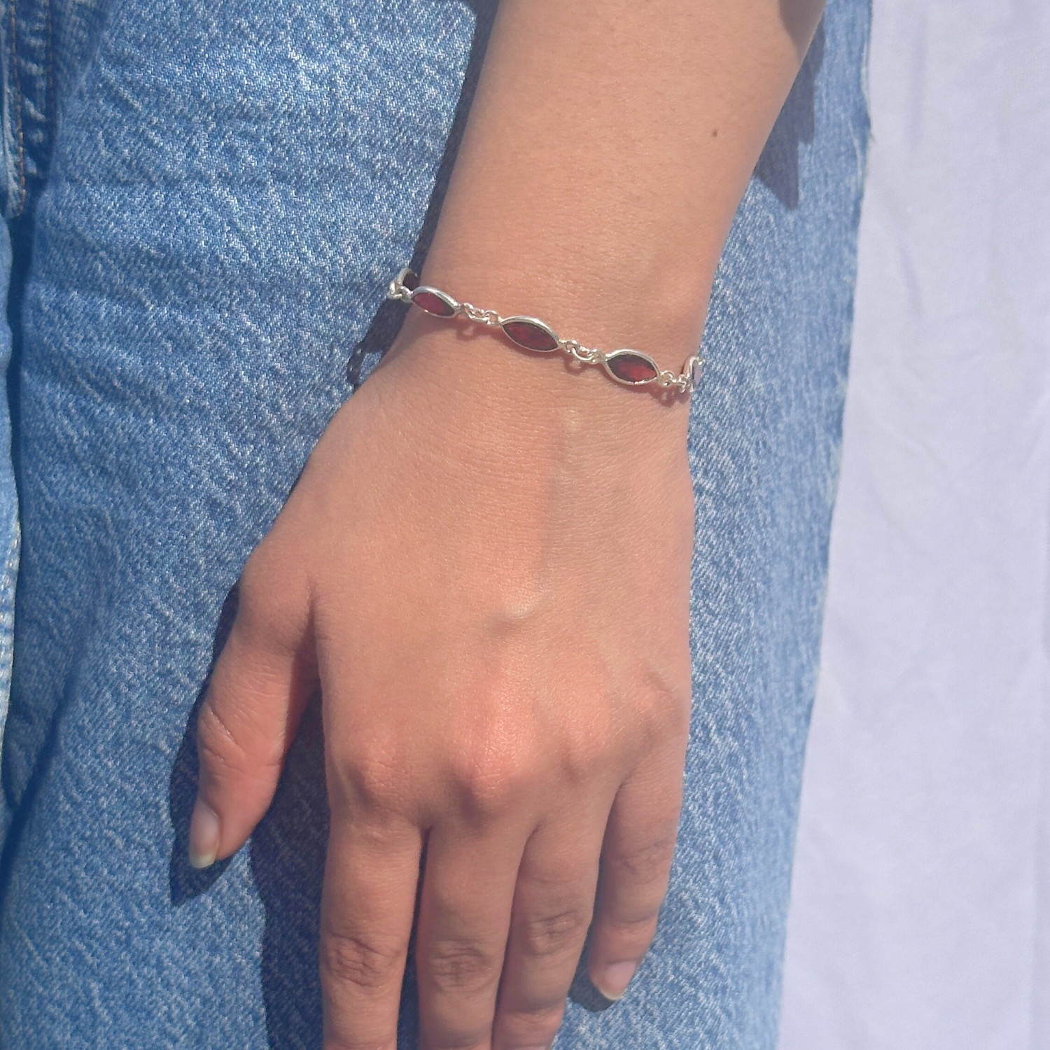 Amor Garnet Silver 925 Bracelet