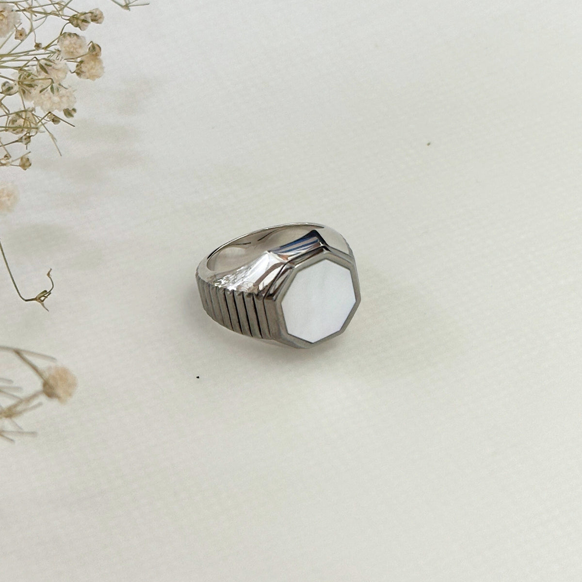Barbara Mother of Pearl Silver 925 Ring
