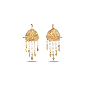 Noor 18K Gold Plated Silver 925 Pearl Earcuffs