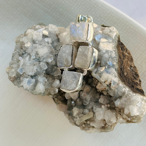 Rainbow moonstone silver 925 pendant

Natural rainbow moonstone gemstone silver pendant

Moonstone 925 sterling silver pendant

Rainbow moonstone stone silver pendant