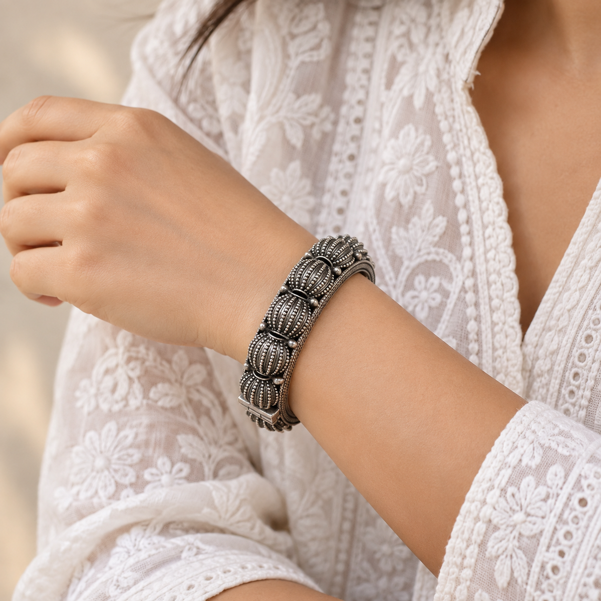 Anik Silver Bangle
