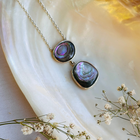 Abalone silver 925 pendant necklace

Natural abalone shell silver necklace

Iridescent abalone 925 sterling silver pendant

Abalone stone silver necklace 

Elegant abalone silver necklace online

Minimal Pendant necklace

