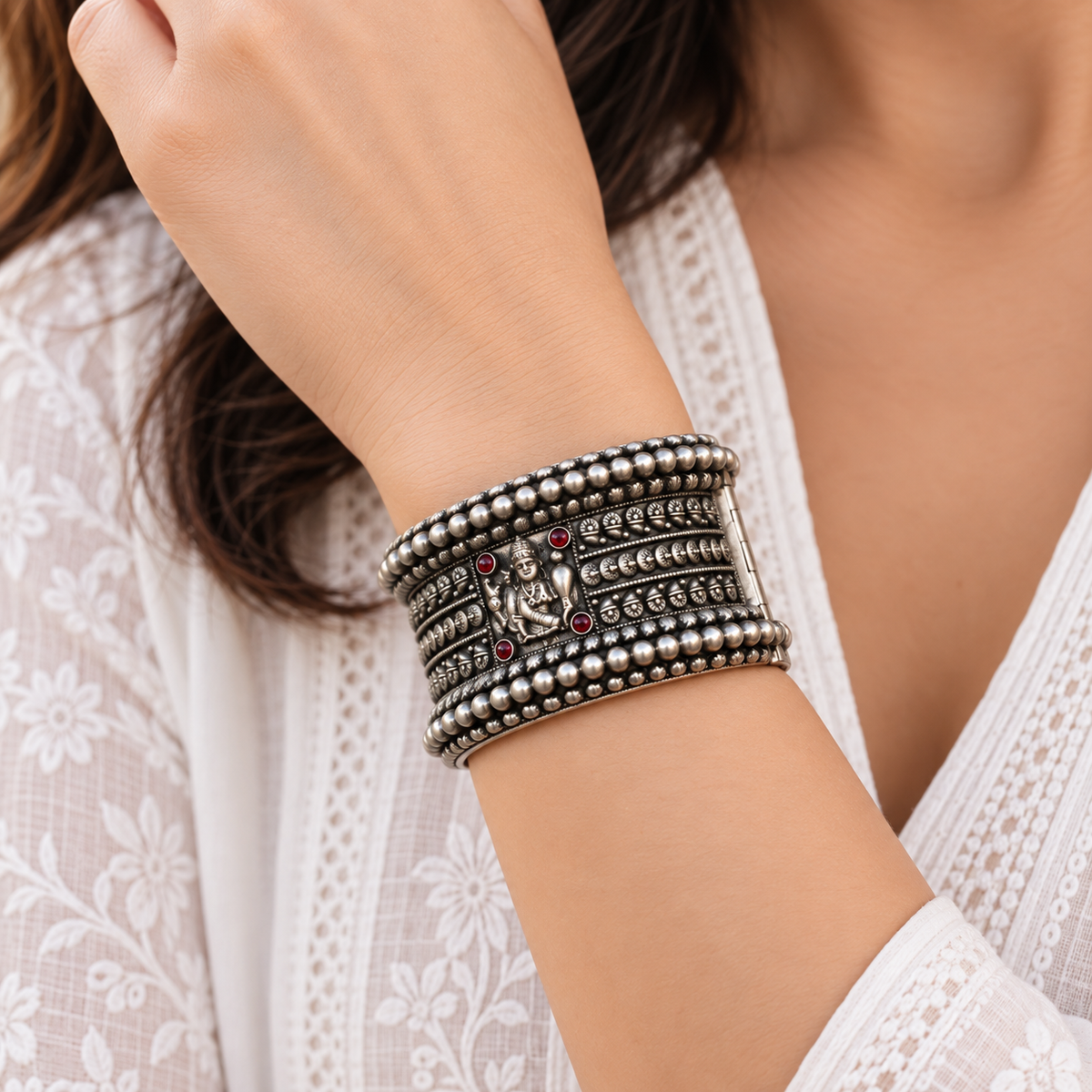 Clarion Silver Thick Bracelet