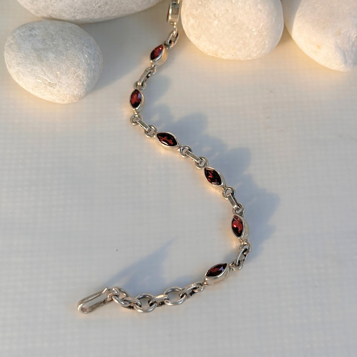 Garnet silver 925 bracelet for women, Natural garnet gemstone silver bracelet, Natural garnet gemstone set in 925 sterling silver bracelet