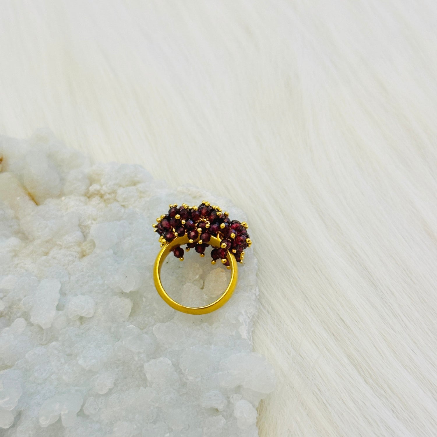 deep red cluster ring in gold plated 925 silver