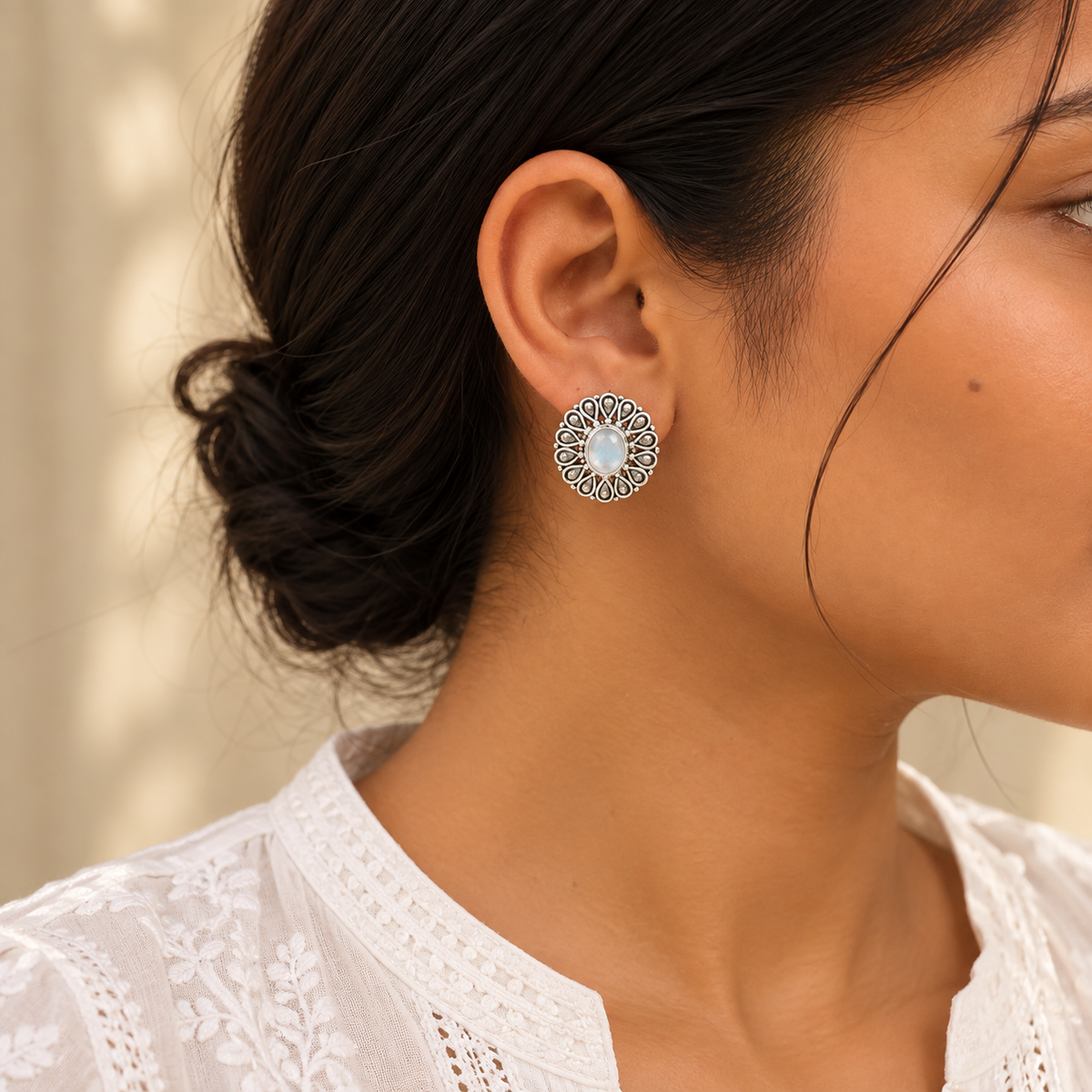 Iksula Rainbow Moonstone Silver 925 Studs