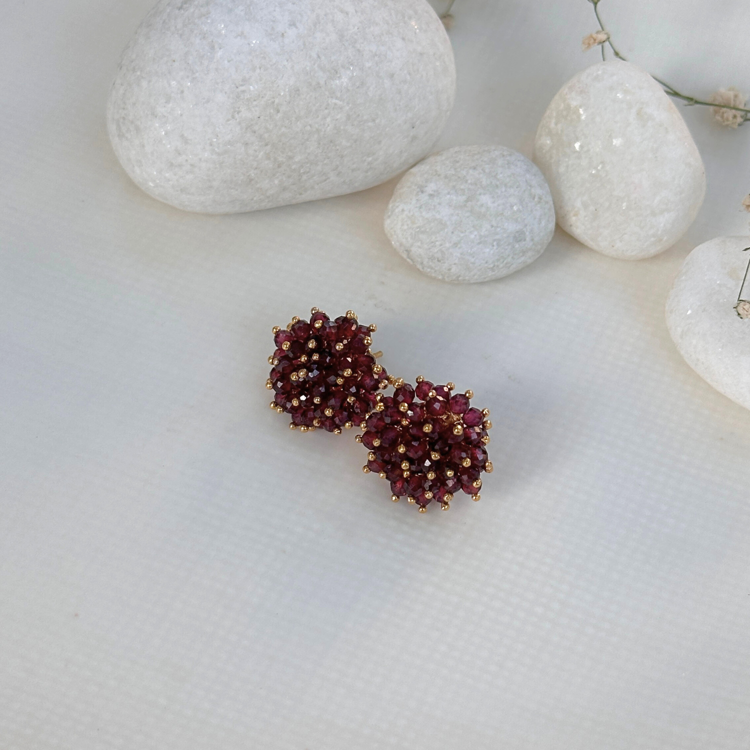 Garnet silver 925 earrings for women
Natural garnet gemstone silver earrings

Red garnet 925 sterling silver earrings

Garnet stone silver earrings