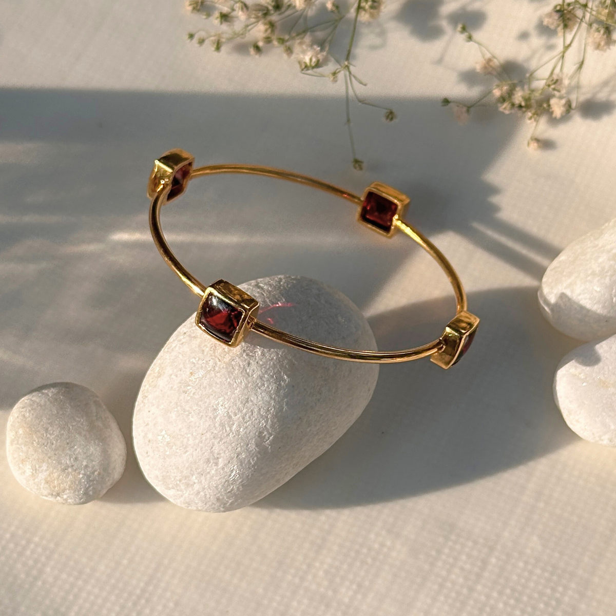 Garnet 18k gold plated silver 925 bangle, 

Natural garnet gemstone gold plated silver bangle

Red garnet 925 silver gold plated bangle

Garnet stone gold plated silver bangle

