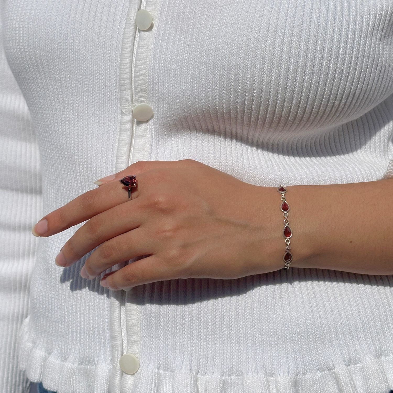 Red garnet 925 silver ring

Garnet stone  silver ring 

Elegant garnet  silver ring

Minimal red Ring

Minimal ring 

Minimal garnet Ring 

Minimal silver Ring