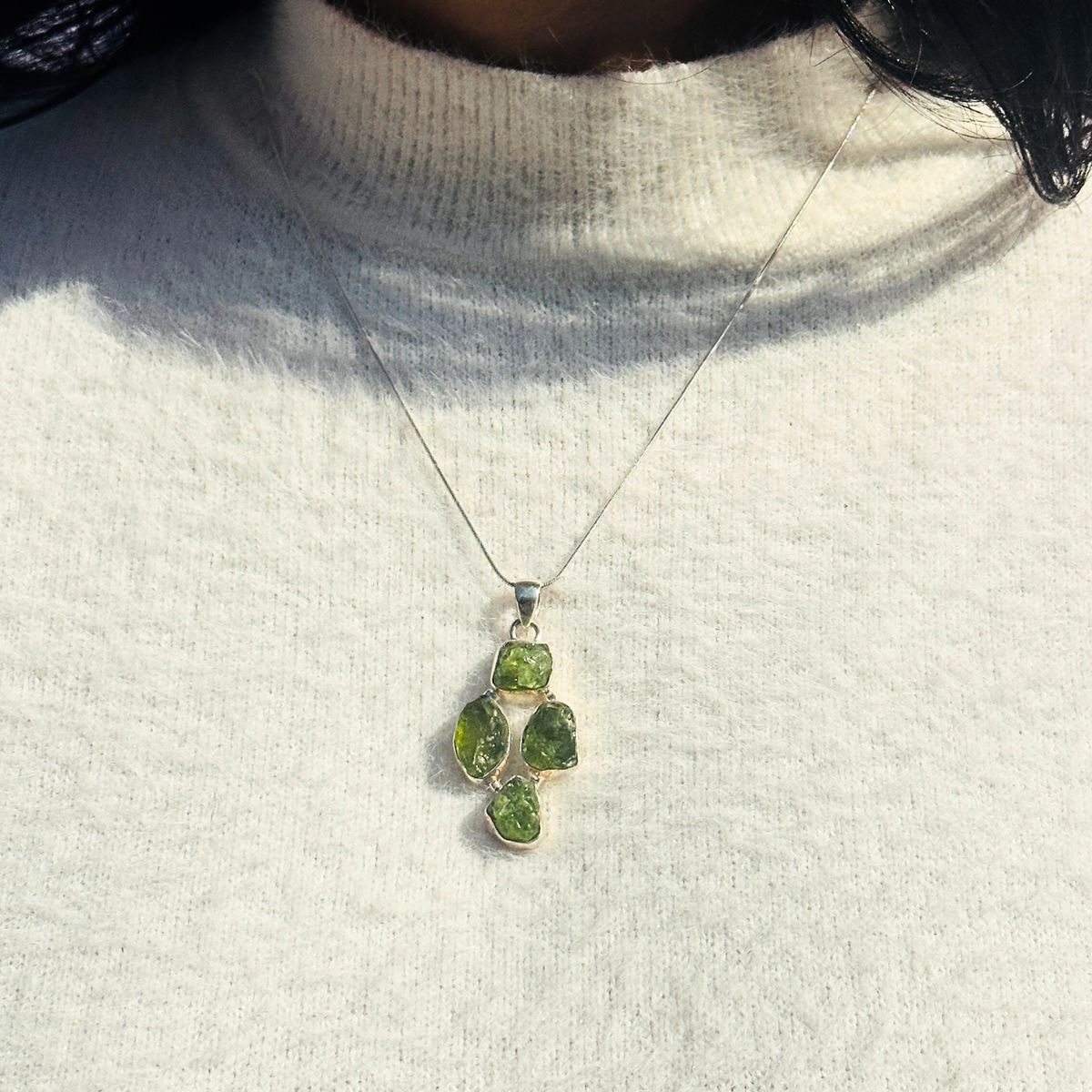 Peridot Pendant, Silver pendant, Colorful pendant, Gemstone pendant, natural gemstone, silver 925 pendant, minimal pendant 