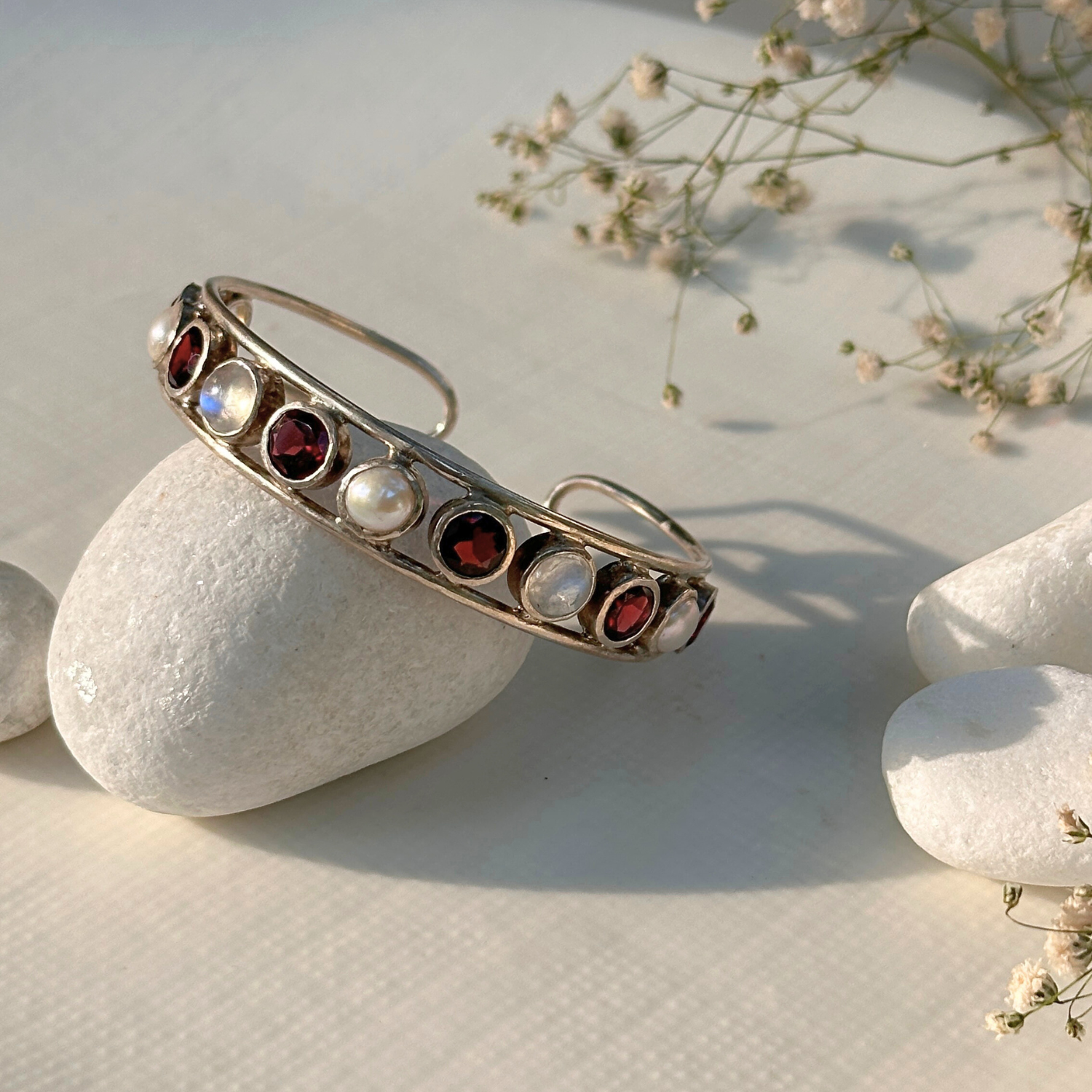 Garnet silver 925 cuff bracelet for women

Natural garnet gemstone silver cuff bracelet

Red garnet 925 sterling silver cuff bracelet

Garnet stone silver cuff bracelet 

Elegant garnet silver cuff bracelet online