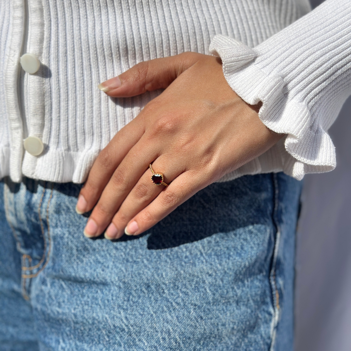 Garnet 18k gold plated silver 925 ring

Natural garnet gemstone gold plated silver ring

Red garnet 925 silver gold plated ring

Minimal ring

Red Stone Ring 