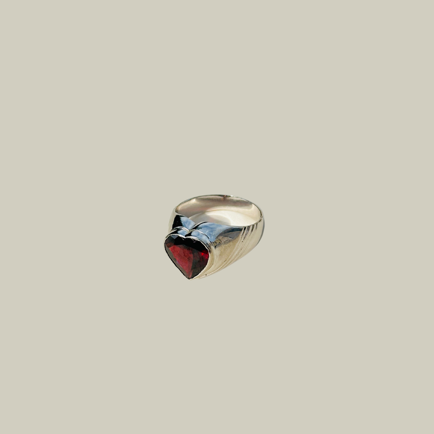 Scarlett 925 Silver Garnet Heart Ring