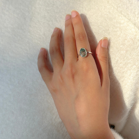 Abalone silver 925 ring for women

Natural abalone shell silver ring

Abalone 925 sterling silver ring

Minimal Ring 

Ring for daily wear

Silver Ring 
