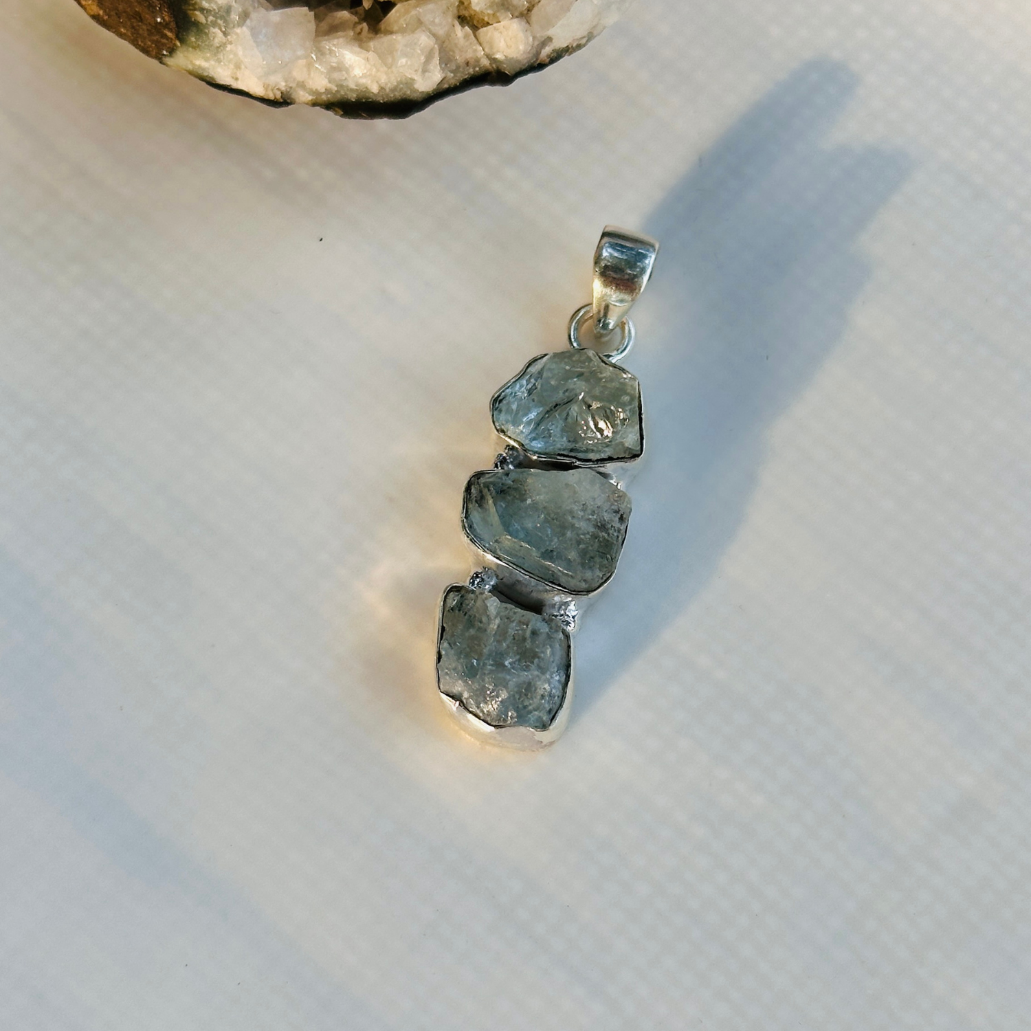 silver pendant
Aquamarine pendant