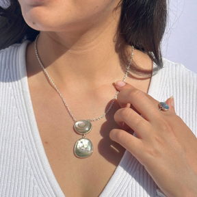 Abalone silver 925 pendant necklace

Natural abalone shell silver necklace

Iridescent abalone 925 sterling silver pendant

Abalone stone silver necklace 

Elegant abalone silver necklace online

Minimal Pendant necklace