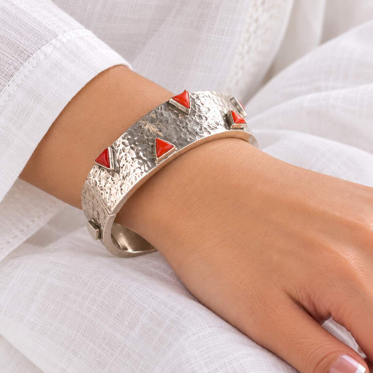 Kora Coral Silver 925 Bangle