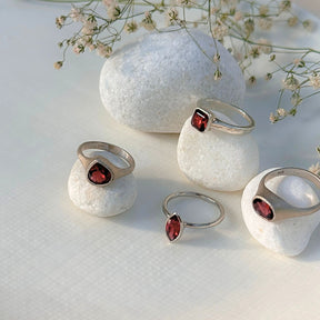 Garnet 18k silver 925 ring

Natural garnet gemstone silver 925 ring

Red garnet 925 sterling silver ring

Garnet stone silver ring India

Elegant garnet silver 925 ring

Minimal silver Rings 

Minimal Garnet rings