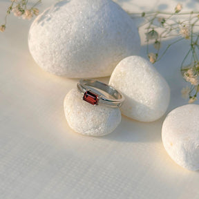 Garnet 18k silver 925 ring

Natural garnet gemstone silver 925 ring

Red garnet 925 sterling silver ring

Garnet stone silver ring India

Elegant garnet silver 925 ring