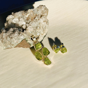 Minimal Jewelry
Minimal Peridot jewelry 
Minimal Green Pendant
Minimal green Earrings 
Peridot silver earrings, Green gemstone earrings, Green earrings, Green studs Silver earring