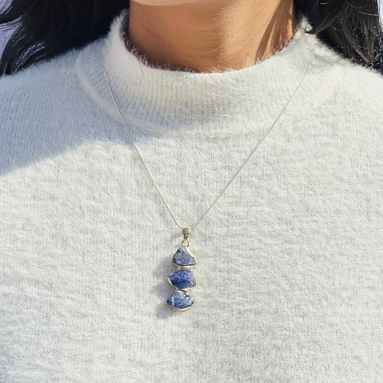 minimal purple pendant
minimal amethyst pendant
minimal silver pendant