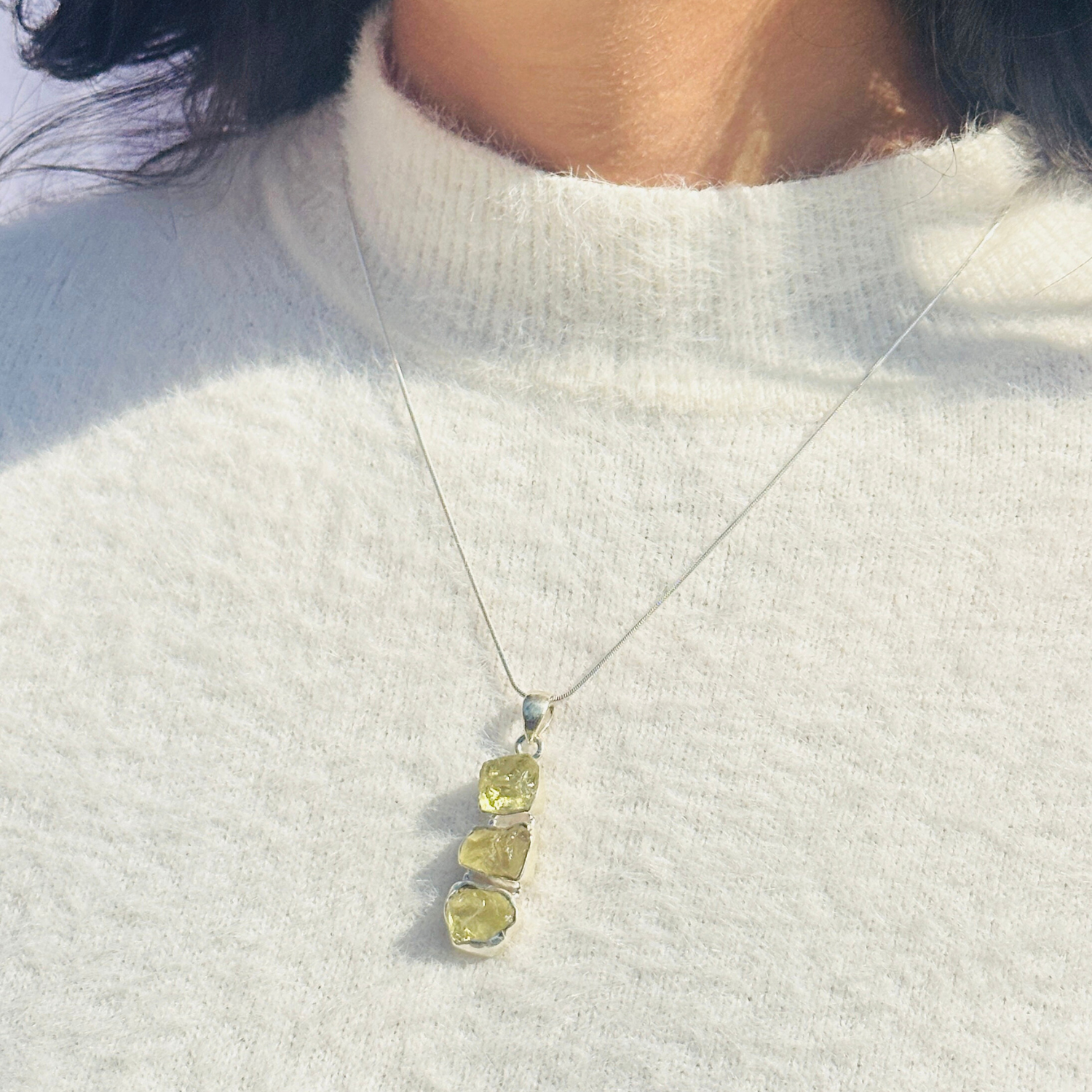 minimal pendant
silver pendant
peridot pendant