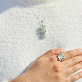 Aquamarine silver 925 ring for women

Natural aquamarine gemstone silver ring

Aquamarine 925 sterling silver ring

Minimal ring 

Aqua ring 