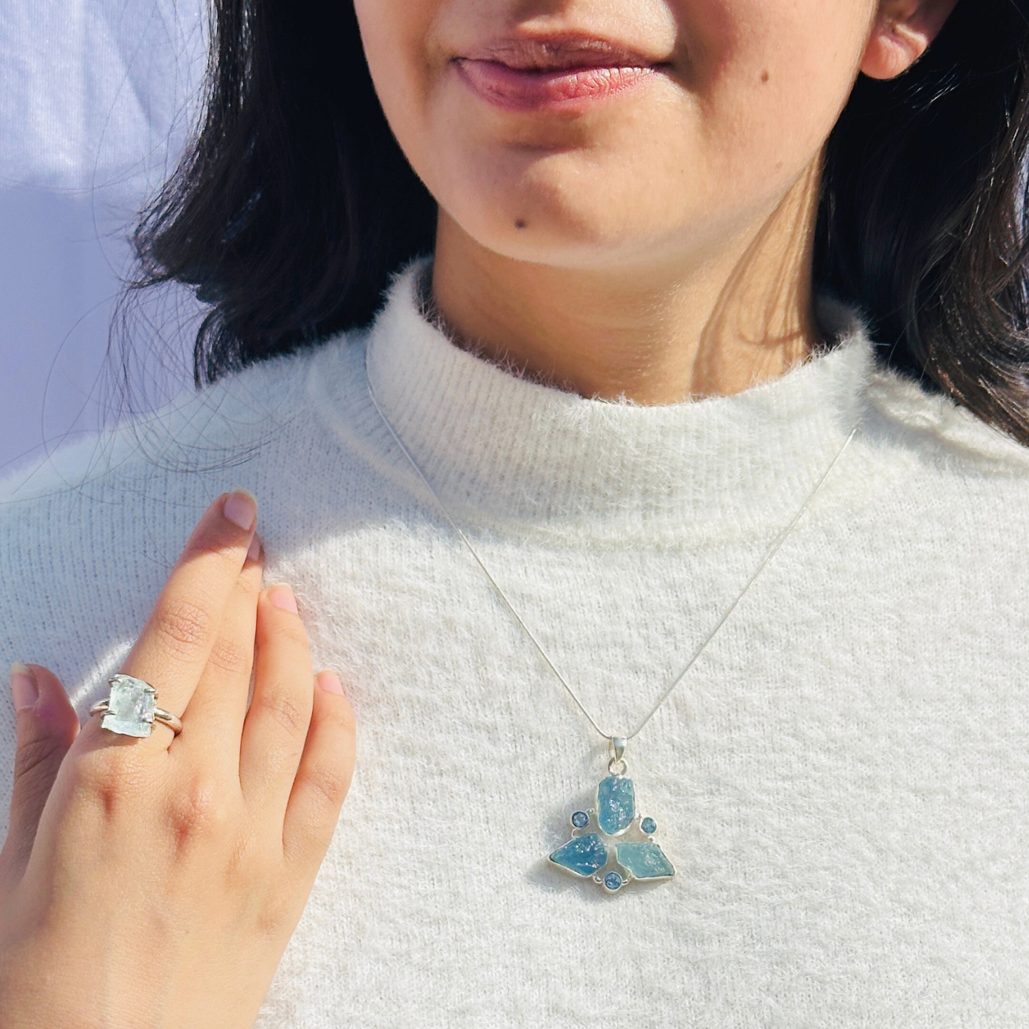 Aquamarine silver 925 ring for women

Natural aquamarine gemstone silver ring

Aquamarine 925 sterling silver ring

Minimal ring 

Aqua ring 