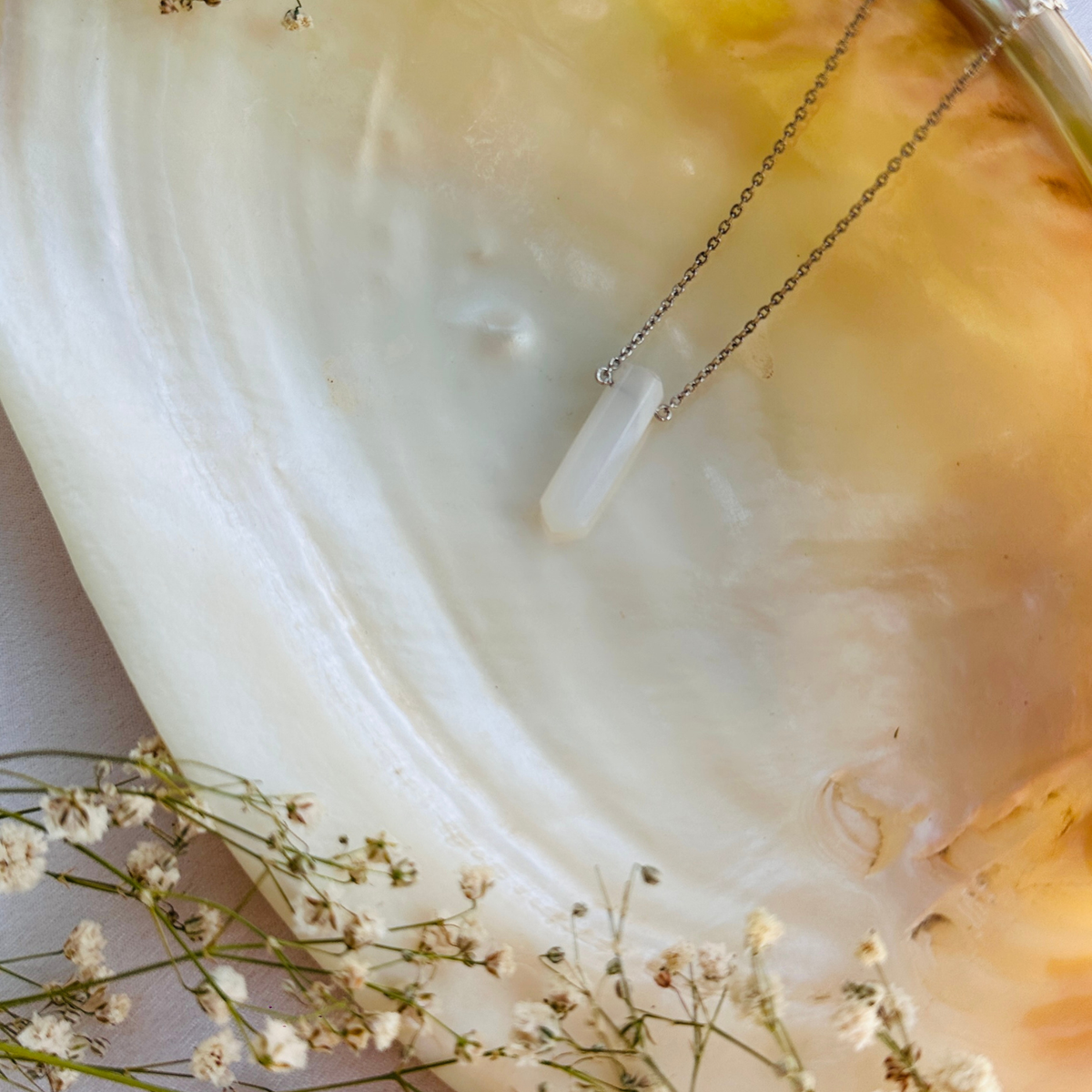 Moonstone silver 925 pendant necklace

Natural rainbow moonstone silver necklace

Moonstone 925 sterling silver pendant

Moonstone stone silver necklace India

Elegant moonstone silver necklace online