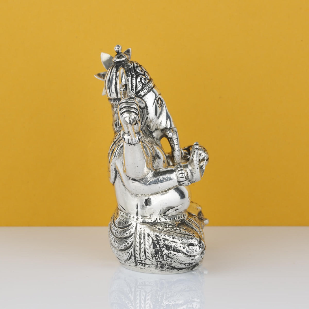  Ganesha murti