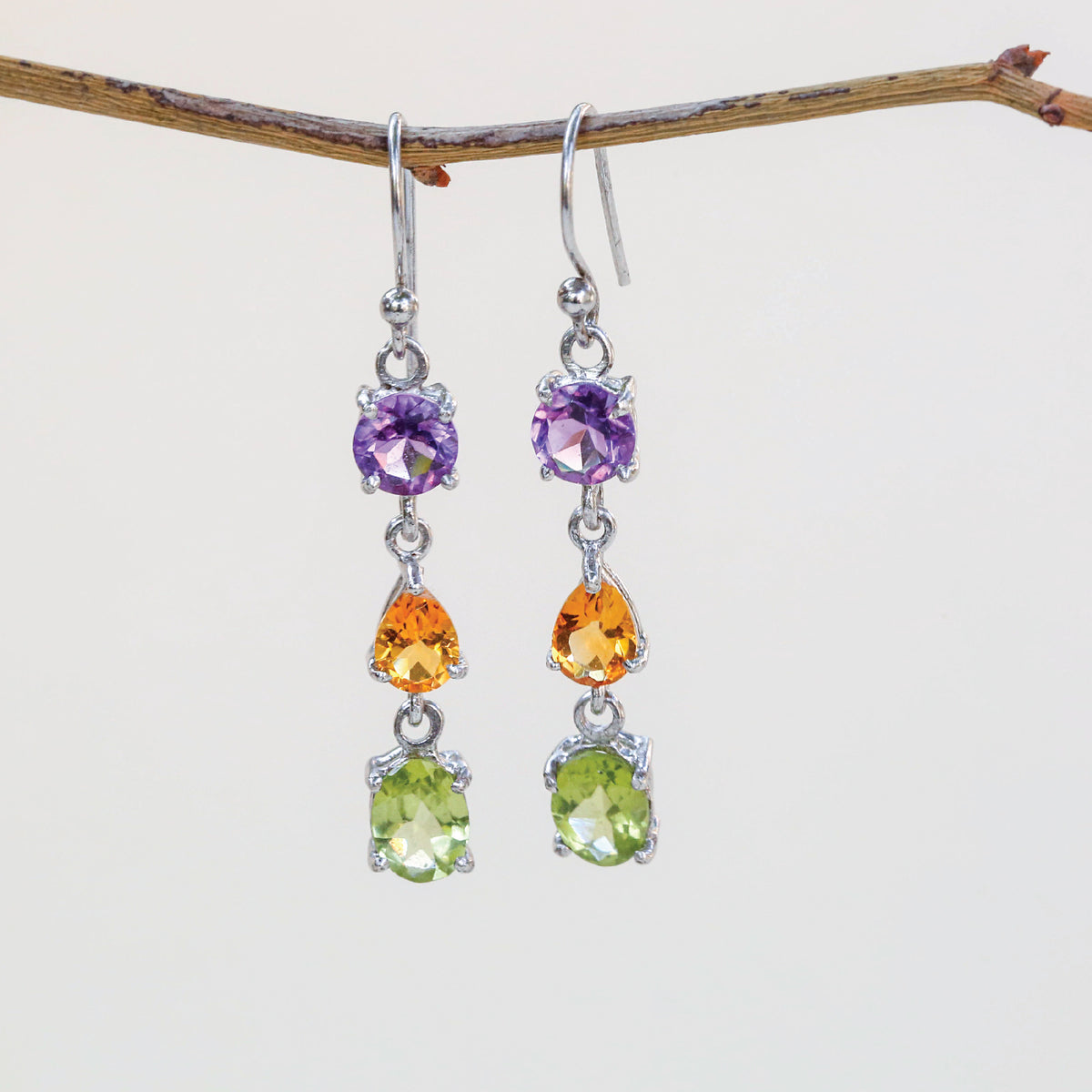 Ridge Color Stone Earrings