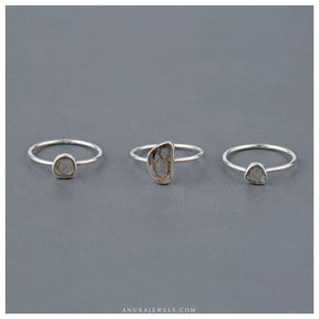  white silver ring
