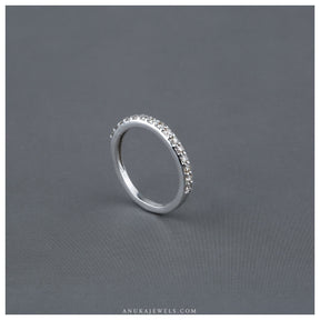  white silver ring
