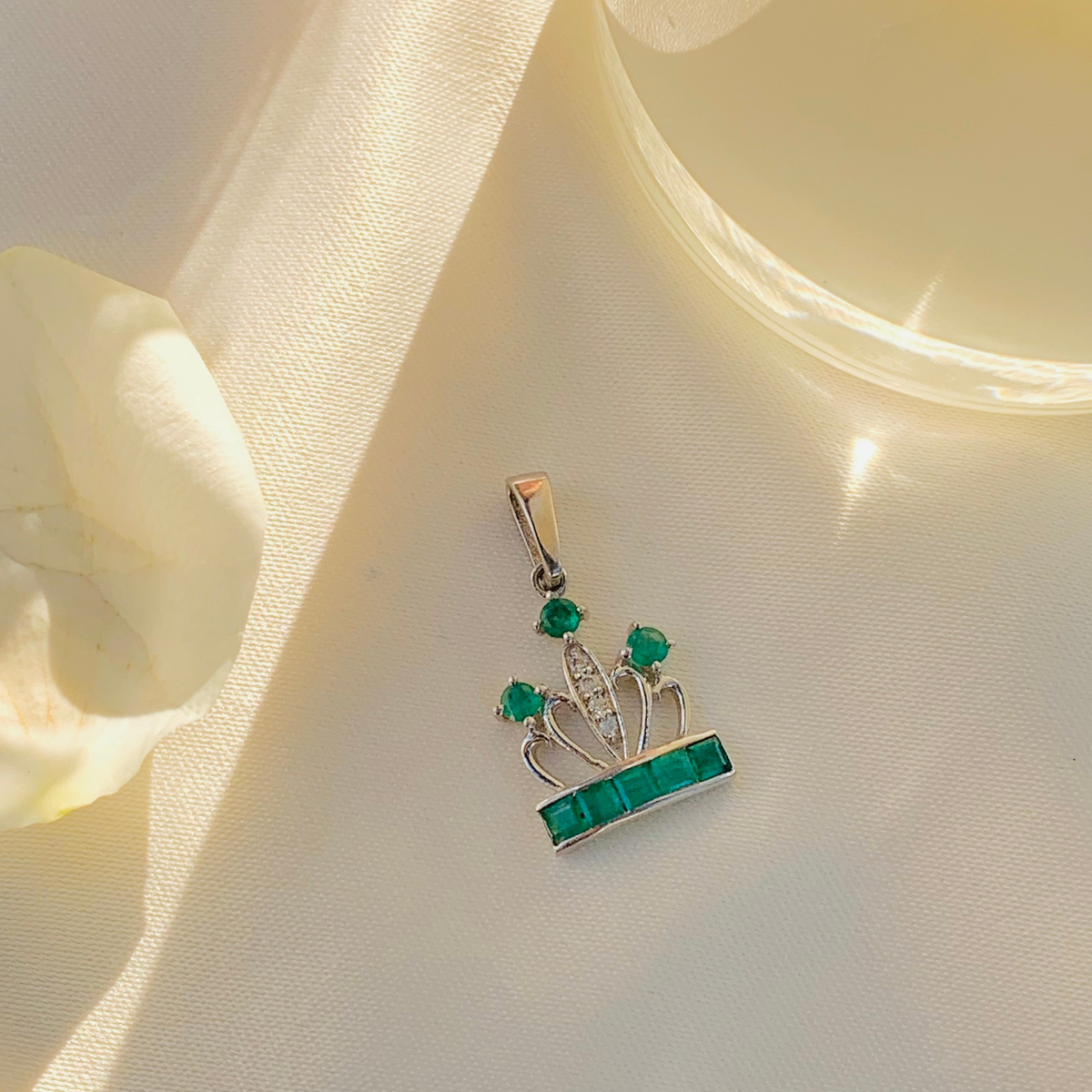 King Queen Sterling Silver Love Pendant
