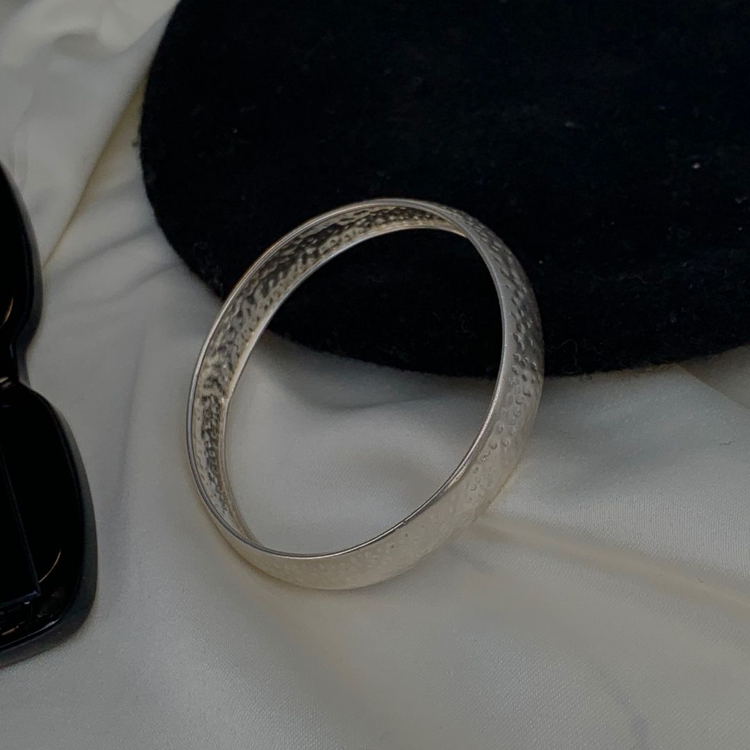 Thessa Classic Silver Bangle