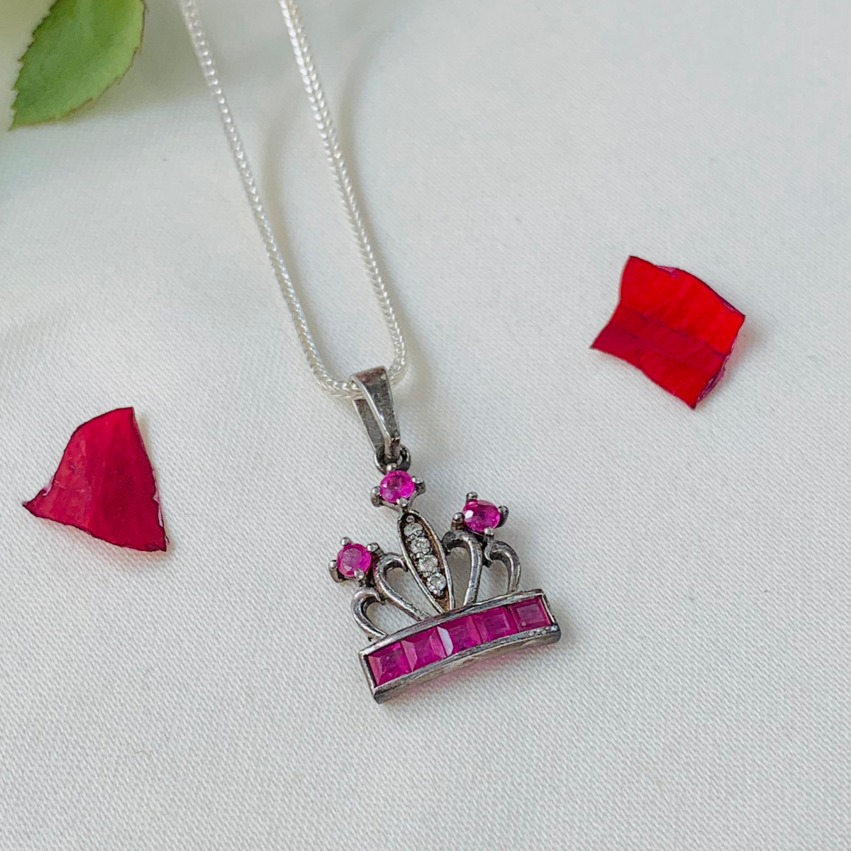 King Queen Sterling Silver Love Pendant