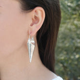long earrings, small earrings, hoops, drops, danglers, studs, stud earrings, Handcuff, Red onyx, Black onyx, jewelery, Certified jewelry, Oval ring, square ring, round ring, Abalone, Labradorite, Morganite, Lemon quartz, quartz, Tanzanite, Iolite, Blue, V