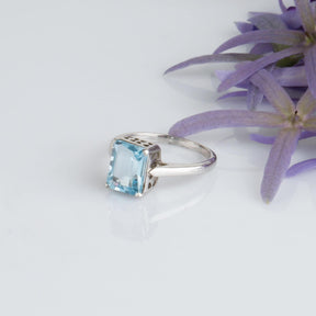  blue topaz ring